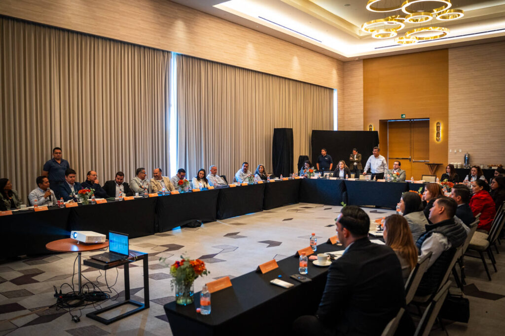 Líderes comerciales en convención